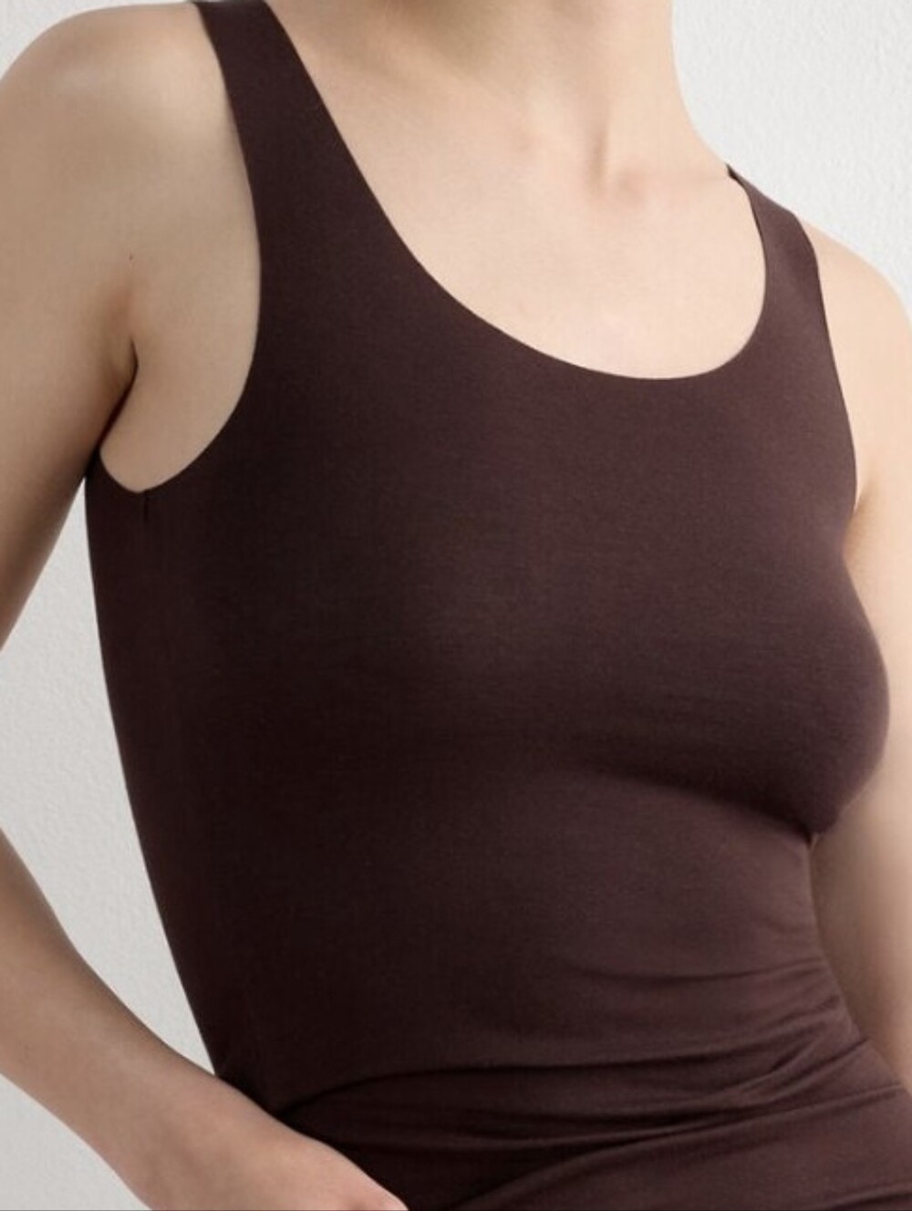 "intimissimi" Chocolate Seamless Scoop Tank~